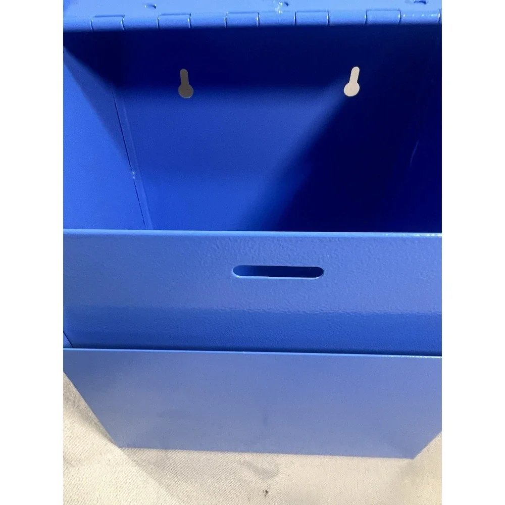 TIP/SUGGESTION/DONATION BOX W/KEY WALL/COUNTER ATTACHMENT HOLES (2507)‎